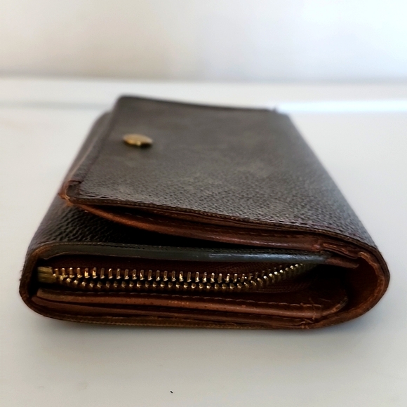LV Mono Snap Wallet - Picture 3 of 9
